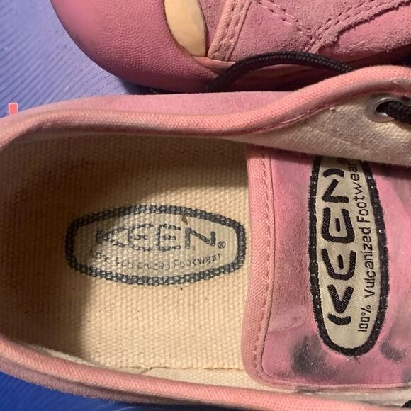 Keen Breast Cancer awareness Shoes - Picture 3 of 7